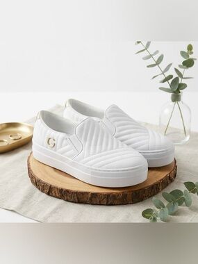 GBG Los Angeles by Guess White Slip On Sneakers Women’s Size 5.5